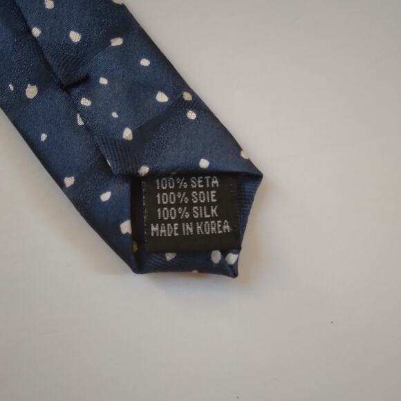 Atlas Design Disney Mickey Mouse Silk Christmas Tie - Picture 5 of 5